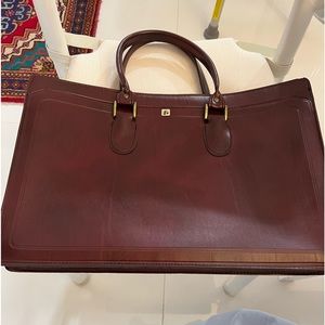 Laptop, office, hunt, or shoulder bag. Burgundy color very nice almost like new.